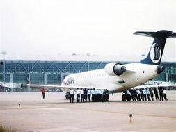 飞机落地图片,空中奇观捕捉纪实